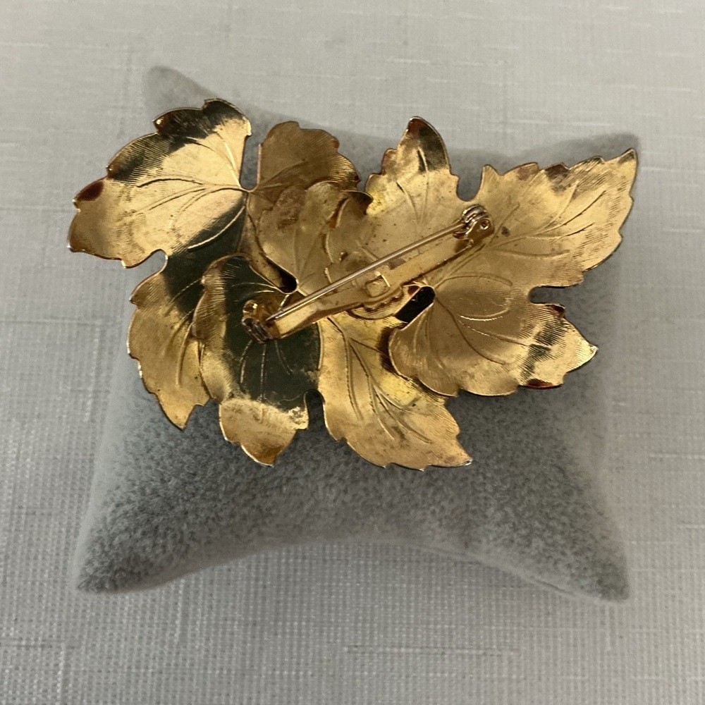Brown and Gold Tone Leaf Brooch - Picture 3 of 3